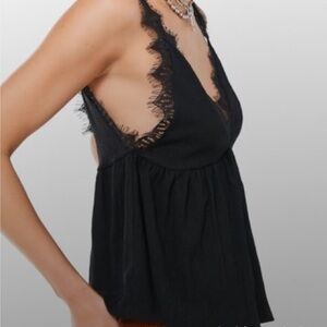 Urban Outfitters women’s‎ black Lace Top Size small